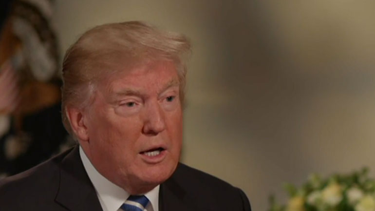 Ο Τραμπ διέψευσε ότι ο ανακριτής Μιούλερ ζήτησε να συναντηθεί μαζί του για τη ρωσική εμπλοκή