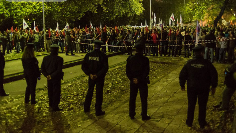 Ιωάννινα: Ισχυρές αστυνομικές δυνάμεις και πλήθος διαδηλωτών στο Πανηπειρωτικό Συλλαλητήριο