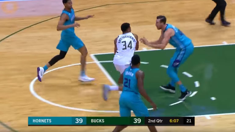 Ασταμάτητος ο Γιάννης στη νέα νίκη των Μπακς