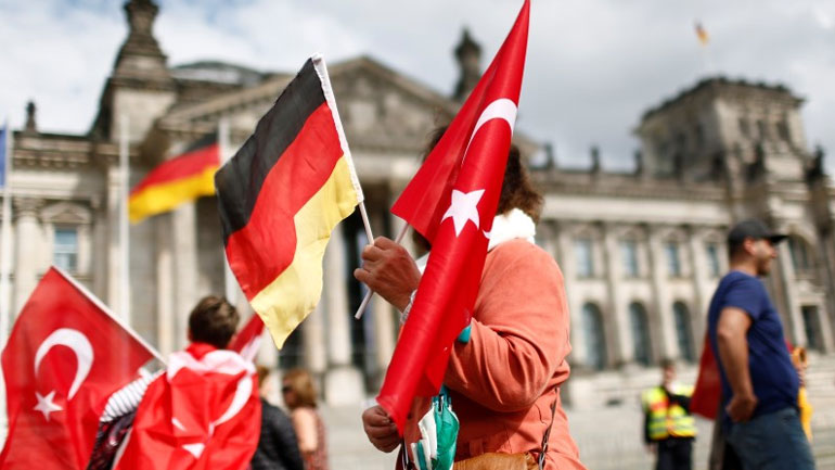 Deutsche Welle: H τουρκική ελίτ ζητεί άσυλο στη Γερμανία