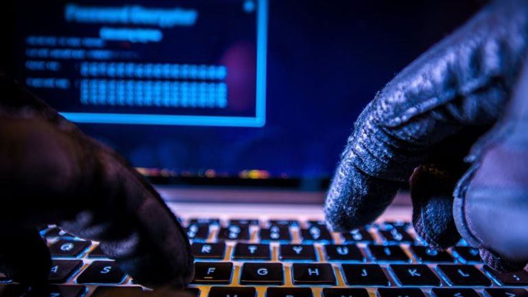 Νέες κυβερνοεπιθέσεις στην Ουκρανία έπληξαν μετρό και αεροδρόμιο