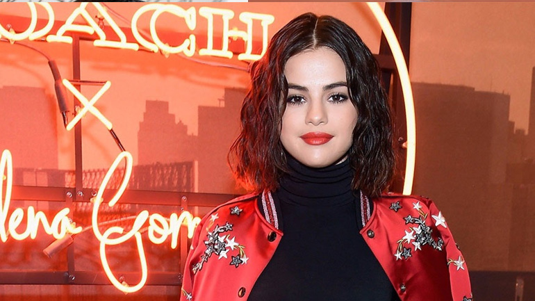 H Selena Gomez για τη holiday campaign του οίκου Coach!