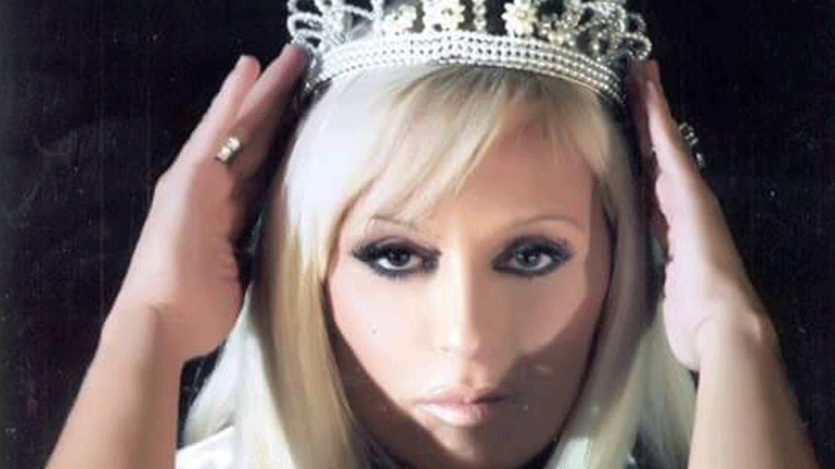 «Οι κούκλες μου, οι φιόγκοι μου, τα τακούνια μου» στο θέατρο Studio Κυψέλης