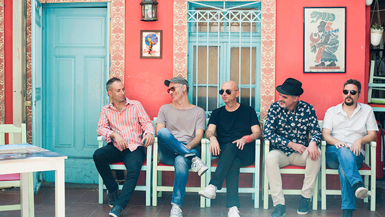 Οι Εκμέκ με τα νέα τραγούδια τους στο Faust