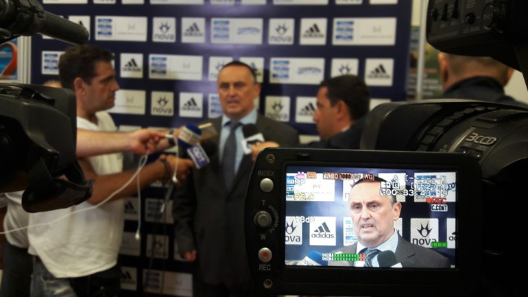 Στράτος για το πανό κατά Σαββίδη: «Εμετός, αηδία»