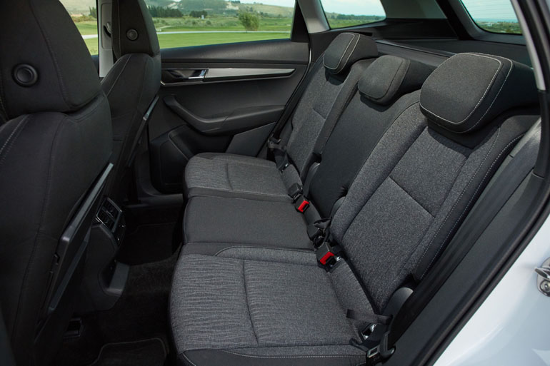 Οι ΄χωροι για τους πίσω επιβάτες