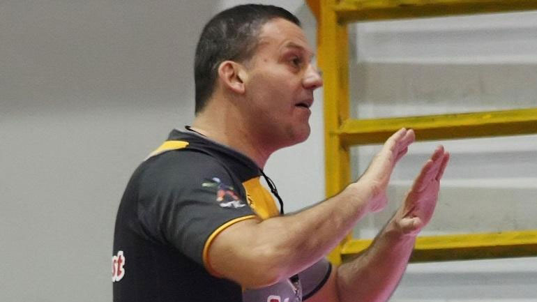 Μπάσκετ: Οι διαιτητές του αγώνα Άρης-Ολυμπιακός