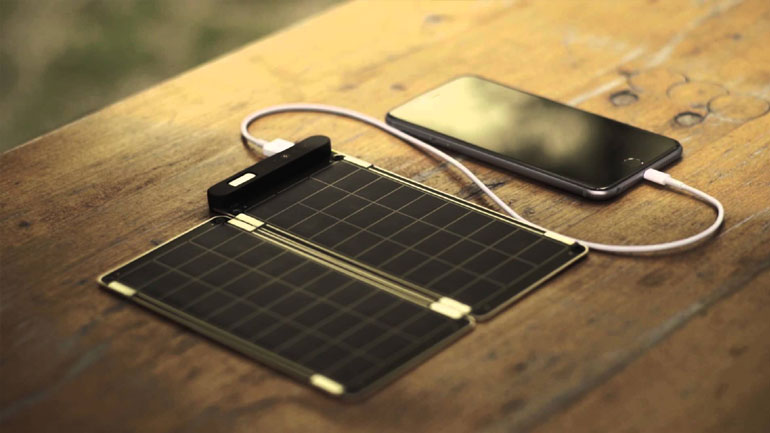 Φορητό ηλιακό πάνελ που μπορεί να φορτίσει το κινητό σας σε 2 ώρες!