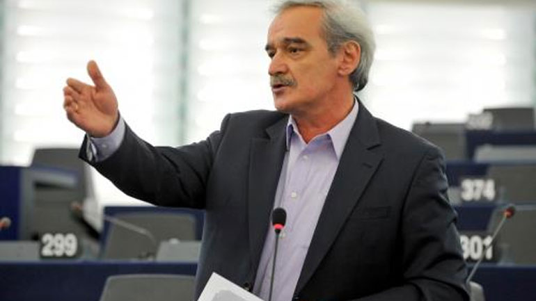 Ν. Χουντής: «Κανένα σπίτι στα χέρια τραπεζίτη»