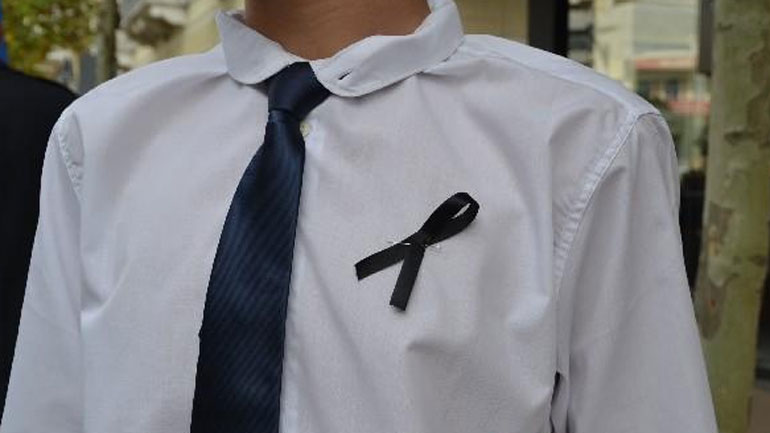 Καλαμάτα: Τα παιδιά τίμησαν στην παρέλαση τη μνήμη συμμαθητή τους που χάθηκε σε τροχαίο