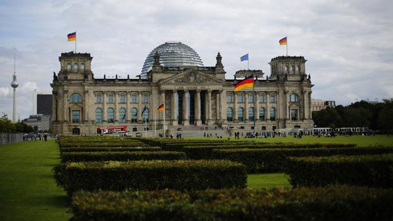 Στηρίζουν Ραχόι γερμανική κυβέρνηση και αντιπολίτευση