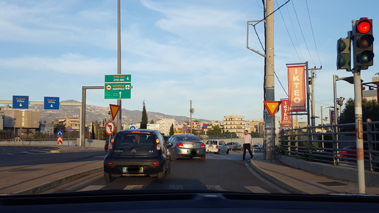 H παρανομία στην Ελλάδα πάει… σύννεφο H παρανομία στην Ελλάδα πάει… σύννεφο