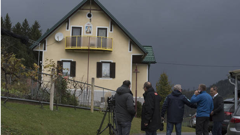 Αυστρία: Σκότωσε δύο γείτονές του και διαφεύγει Αυστρία: Σκότωσε δύο γείτονές του και διαφεύγει