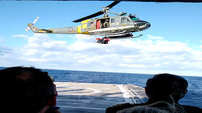 Μεταφορά ασθενούς ανοιχτά των Αντικυθήρων με ελικόπτερο της Πολεμικής Αεροπορίας