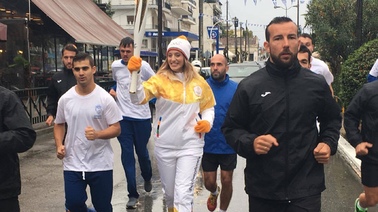 Η Ιερή Φλόγα περνάει από τη Μακεδονία και κατευθύνεται στους Δελφούς