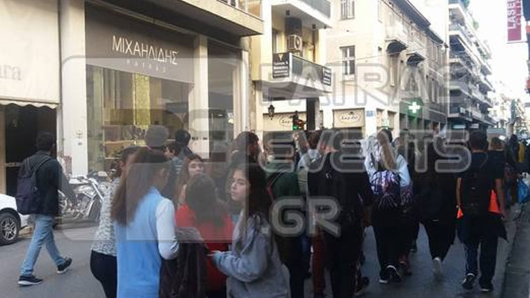 Συγκεντρώσεις και πορείες μαθητών σε Πάτρα και Πύργο