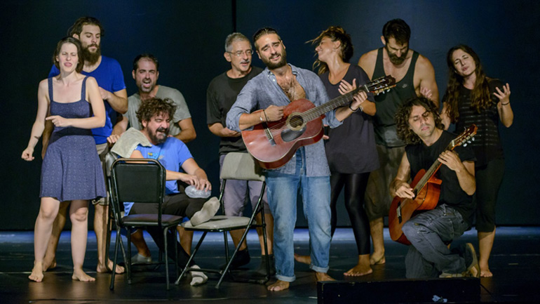 «Υπηρέτης δύο Αφεντάδων» σε σκηνοθεσία Κώστα Γάκη στο Θέατρο Άλφα.Ιδέα