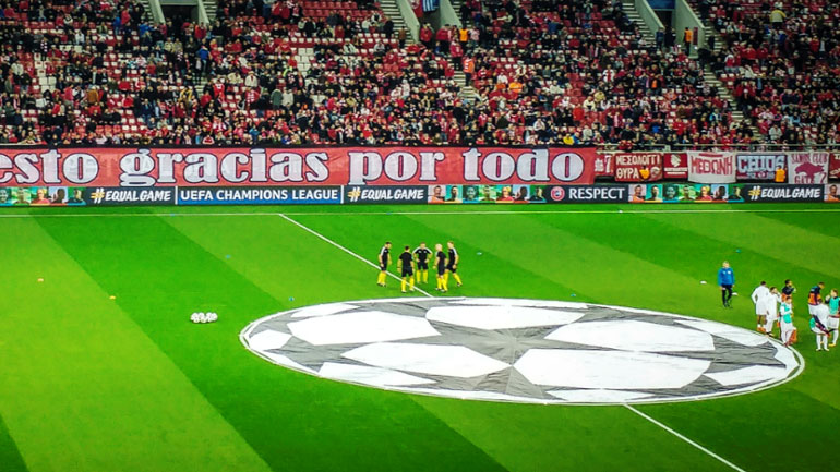 Το ευχαριστήριο πανό των φιλάθλων του Ολυμπιακού προς το πρόσωπο του Ερνέστο Βαλβέρδε