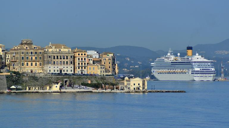 Απεργούν οι ναυτεργάτες της Κέρκυρας