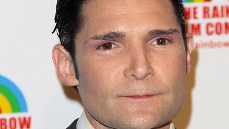 Ο ηθοποιός Κόρεϊ Φέλντμαν ξεκίνησε εκστρατεία αποκάλυψης κυκλώματος παιδόφιλων στο Χόλιγουντ