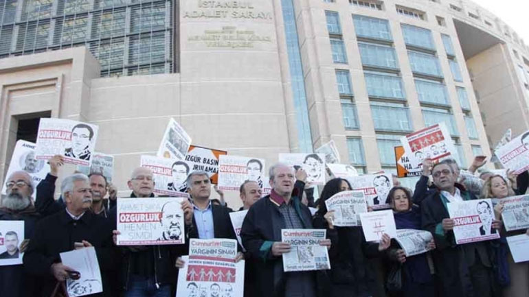 Τουρκία: Επαναλαμβάνεται η δίκη διευθυντικών στελεχών και δημοσιογράφων της εφημερίδας Cumhuriyet