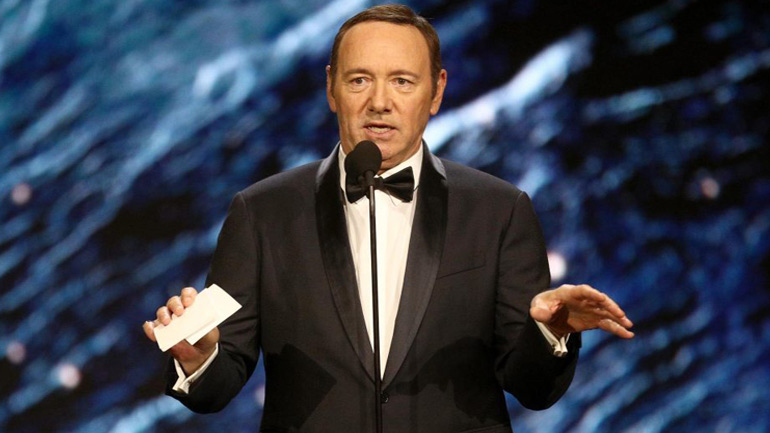 O Κέβιν Σπέισι χάνει και το Emmy