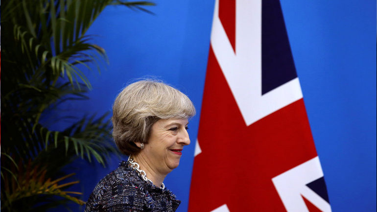 Η βρετανική κυβέρνηση ξεκινά τη διαδικασία επιβολής προϋπολογισμού στη Βόρεια Ιρλανδία