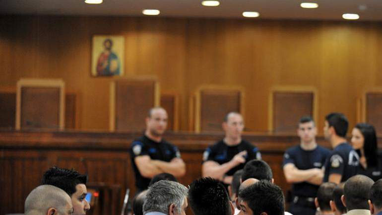 Παπαδάκης: «Μήνυμα της Χρυσής Αυγής η επίθεση κατά της Ευγενίας Κουνιάκη»