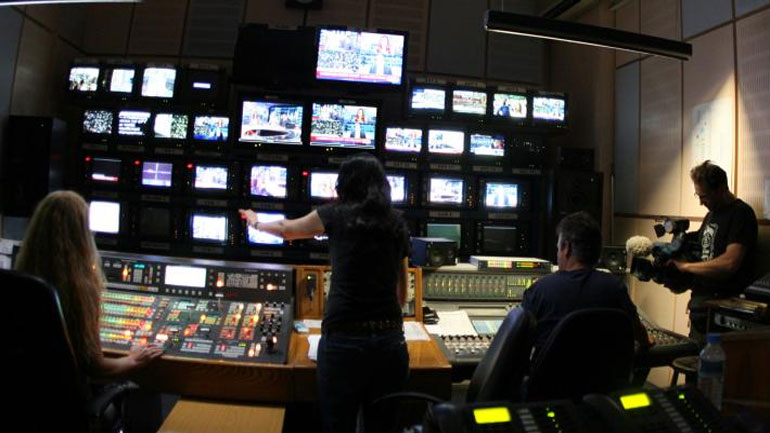 Κατατέθηκε η τροπολογία για τις τηλεοπτικές άδειες