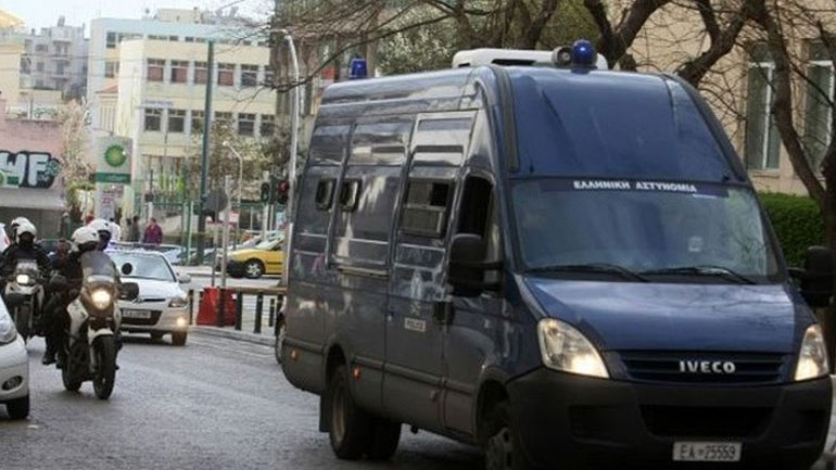 Λάρισα: Ακινητοποιημένα τρία μεταγωγικά οχήματα της ΕΛΑΣ Λάρισα: Ακινητοποιημένα τρία μεταγωγικά οχήματα της ΕΛΑΣ