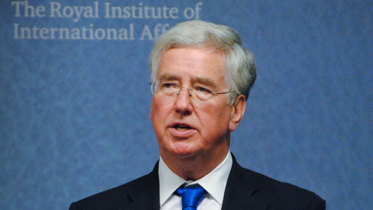 Το “μακρύ χέρι” του Michael Fallon