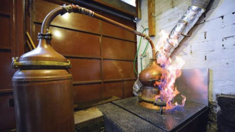 Κρήτη: Τα ρακοκάζανα… φέρνουν αλκοτέστ ακόμη και το μεσημέρι