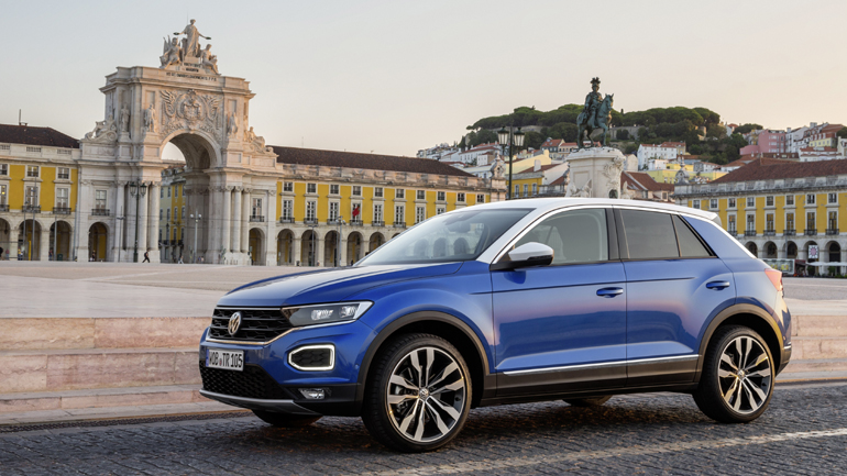 Παραπέμπει σε couper crossover αλλά είναι αρκετά άνετο