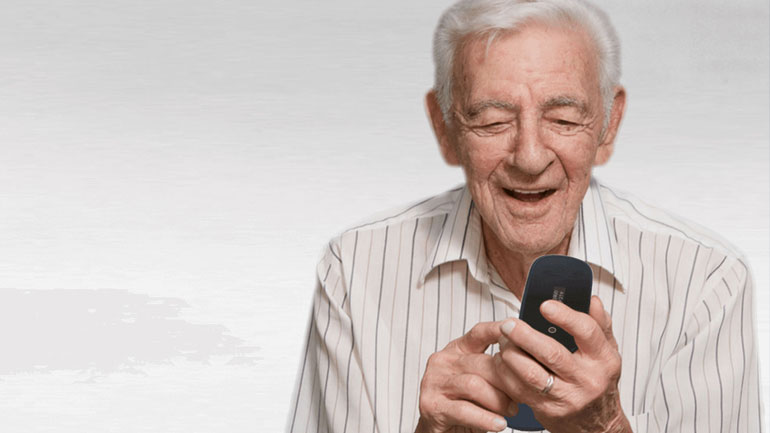 Αυξημένη χρήση φορητών συσκευών και κίνδυνοι για τους μεγαλύτερους ηλικιακά χρήστες