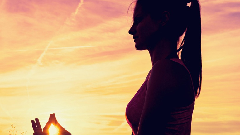 Yoga: Πώς βοηθά την ψυχική μας υγεία;