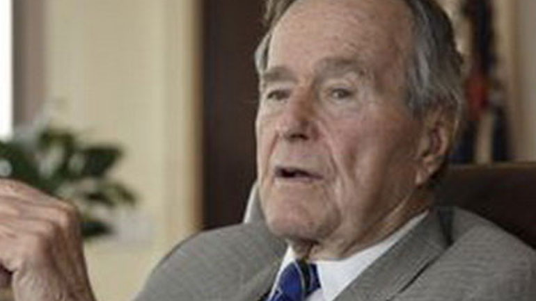 Ο Τζορτζ Μπους ο πρεσβύτερος ψήφισε Χ. Κλίντον και θεωρεί τον Τραμπ «φαφλατά»