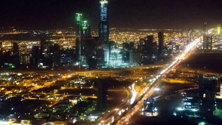 Πύραυλος των Χούτι της Υεμένης αναχαιτίστηκε κοντά στο αεροδρόμιο του Ριάντ