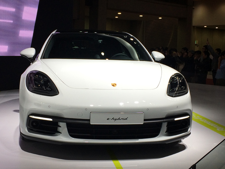 H υβριδική Porsche Panamera