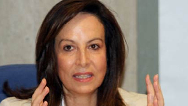 Διαμαντοπούλου: «Φιλανθρωπία φεουδαρχών το πλεόνασμα από τη υπερφορολόγηση της μεσαίας τάξης»