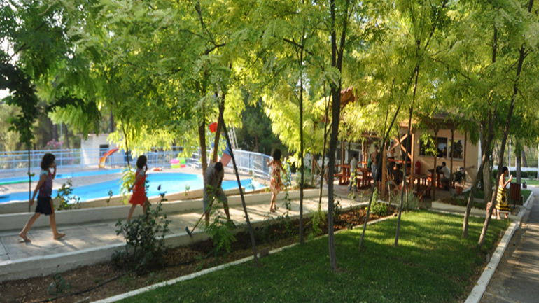 Ανταλλακτικό παζάρι στο Playground for the arts