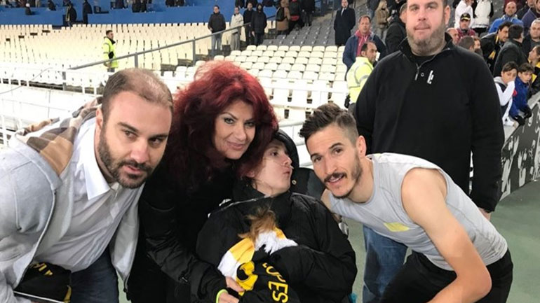 Στο ΟΑΚΑ η Μυρτώ – Φωτογραφήθηκε με παίχτες της ΑΕΚ