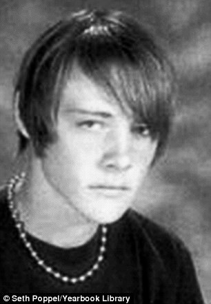 O δράστης σε νεαρότερη ηλικία