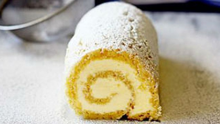 Ρολό κέικ με κρέμα λεμόνι Ρολό κέικ με κρέμα λεμόνι