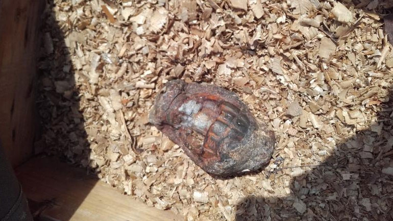 Αχαΐα: Βρέθηκε ενεργή χειροβομβίδα σε χωράφι