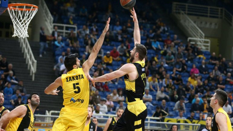 Basketball Champions League: Δύσκολες εκτός έδρας δοκιμασίες για Άρη-ΑΕΚ