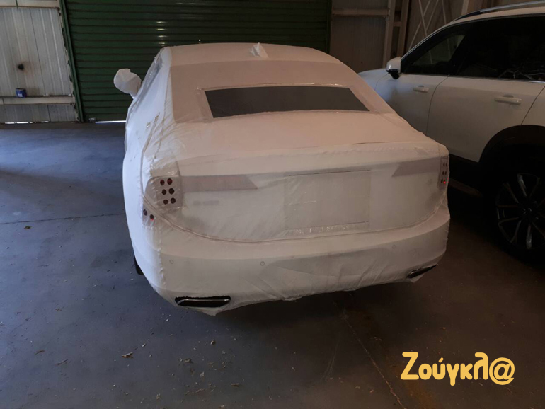 Μόνο οι... εξατμίσεις είναι ορατές 