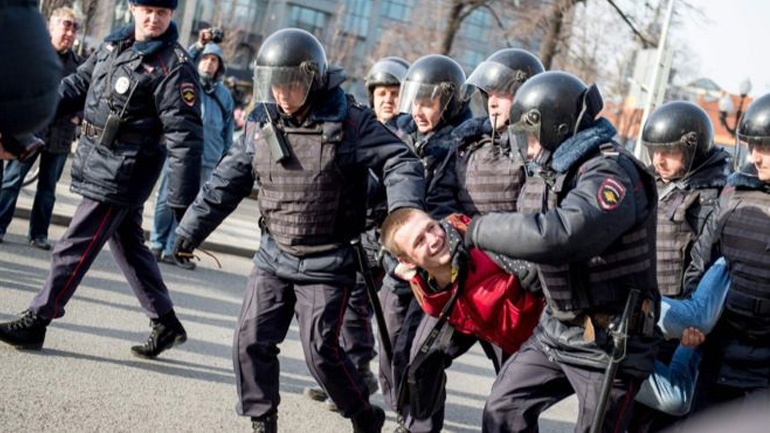 Ρωσία: Το Κρεμλίνο θεωρεί φυσιολογικό φαινόμενο τις διαδηλώσεις διαμαρτυρίας
