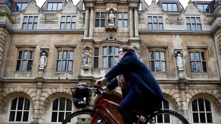 Σε άδεια από το Πανεπιστήμιο της Οξφόρδης ο ισλαμολόγος Ραμαντάν μετά τις κατηγορίες για σεξουαλική κακοποίηση