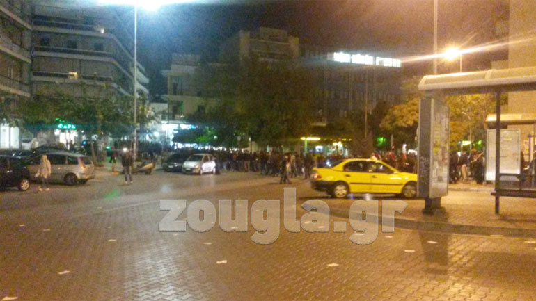 Σύγκεντρωση και πορεία προς το σπίτι του Αμίρ πραγματοποίησαν αντιεξουσιαστές στη Δάφνη