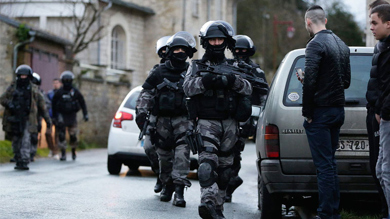 Δέκα συλληφθέντες σε Γαλλία και Ελβετία στο πλαίσιο αντιτρομοκρατικής επιχείρησης